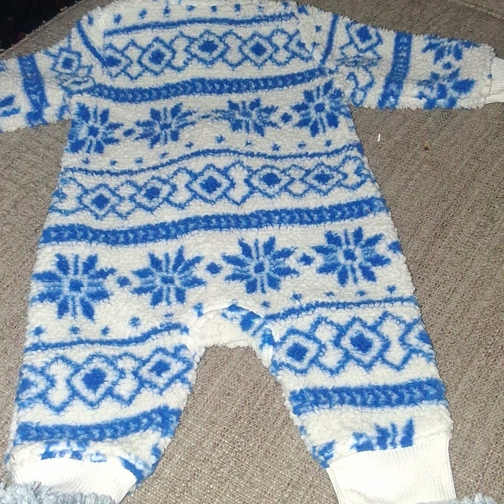 Cozy Blue & White Snowflake Knit One Piece – Size 3 Months - Picture 3 of 7